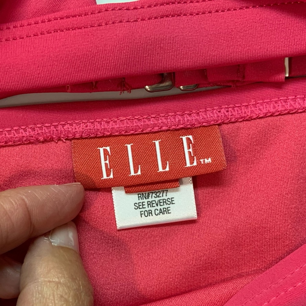 🎾Hot Pink Ruffled Bikini - Picture 9 of 9